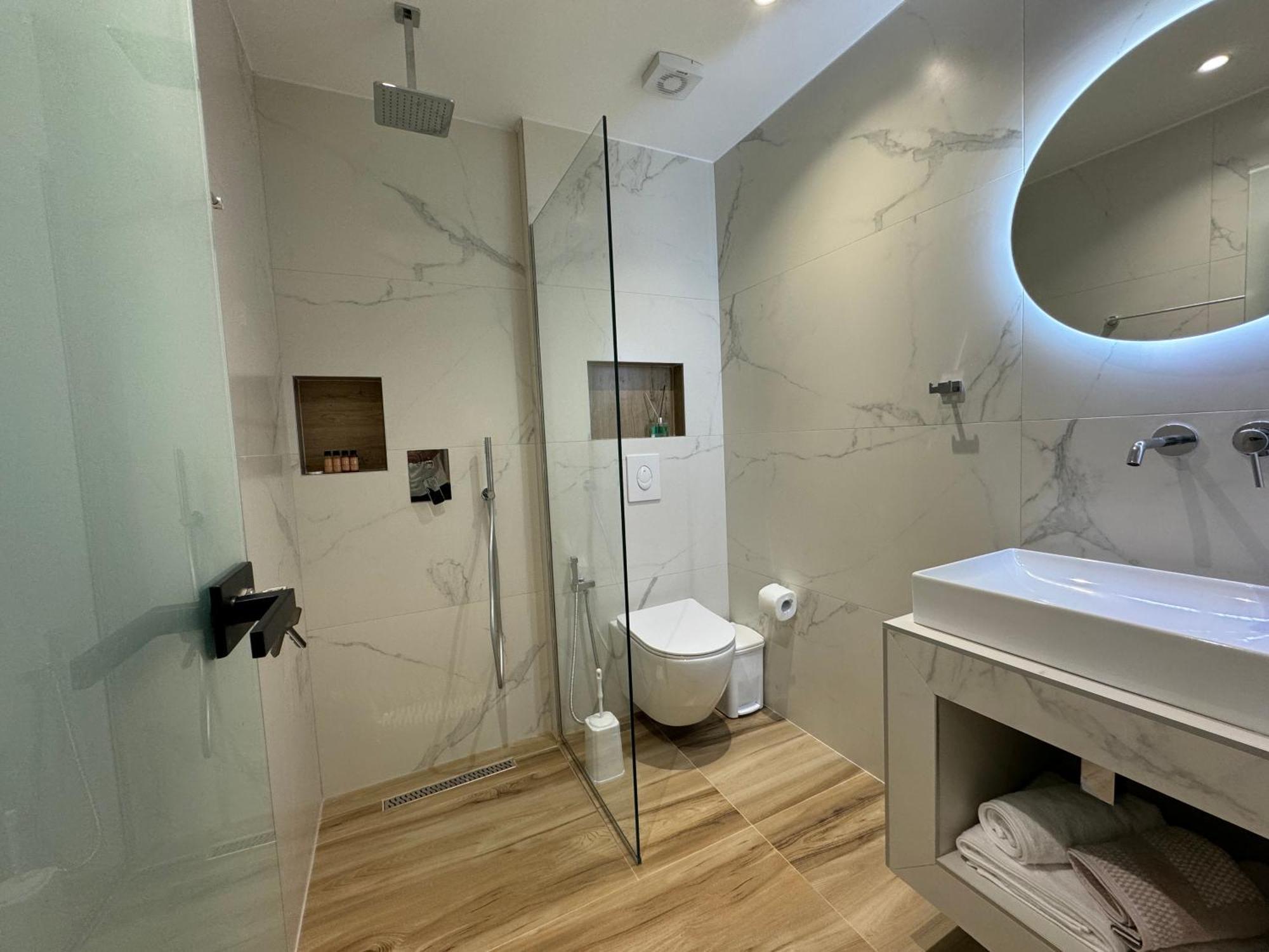 Ion Rooms ฮีมาเรอ ภายนอก รูปภาพ