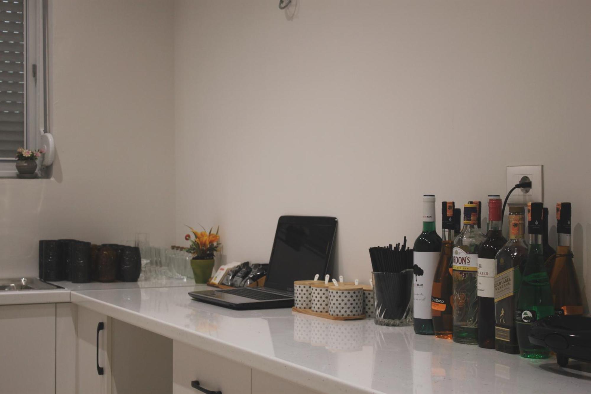 Ion Rooms ฮีมาเรอ ภายนอก รูปภาพ